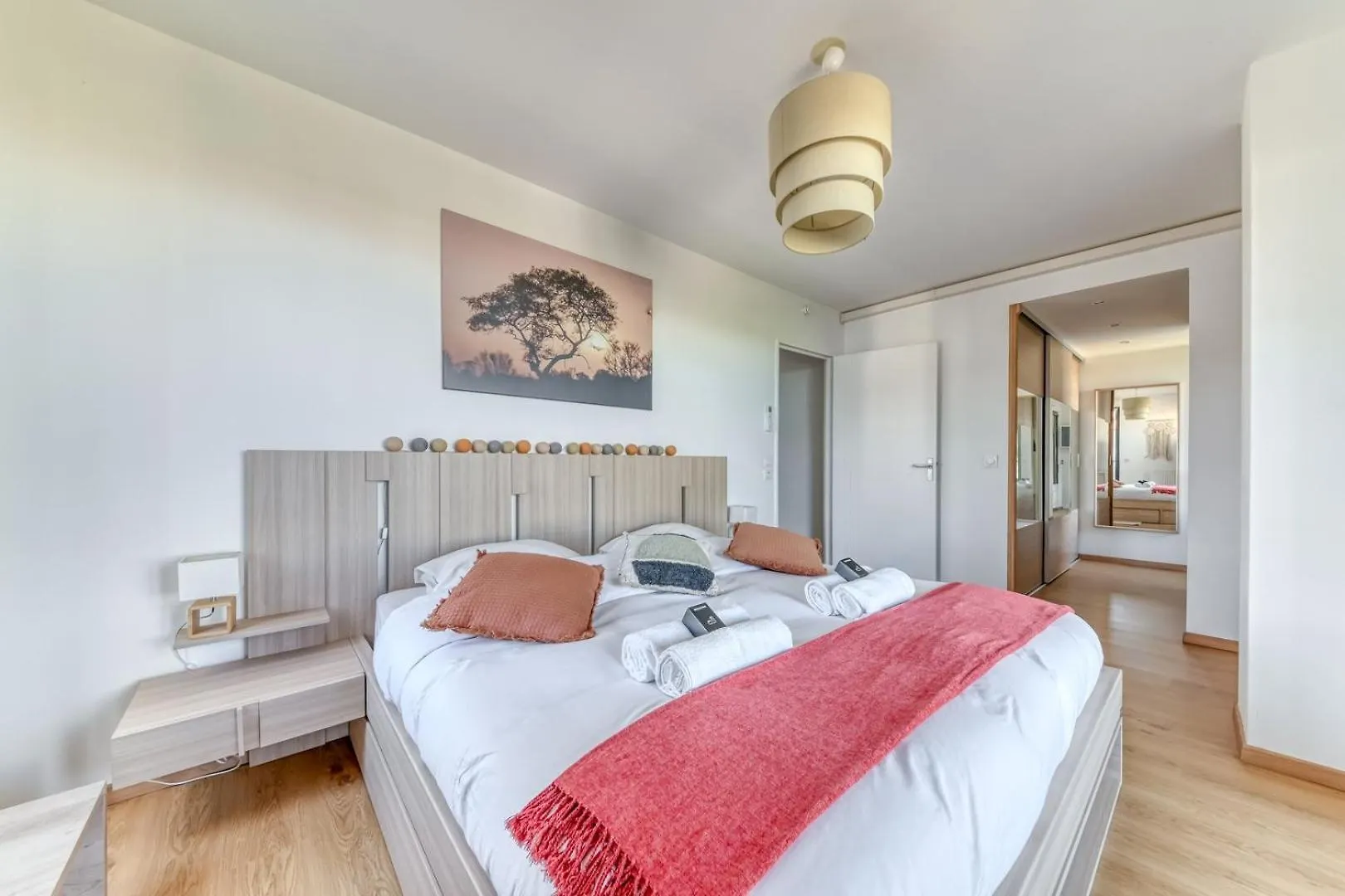 Guestready - Chic Stay With Jacuzzi And Parking Lyon